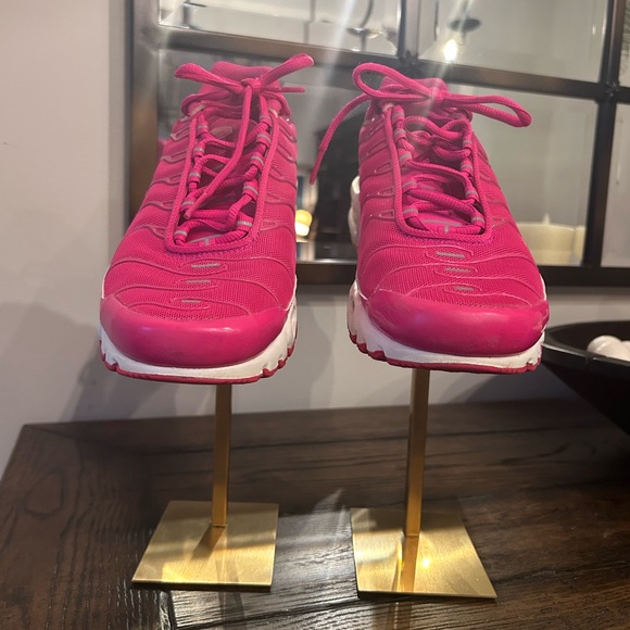 Nike Air Max Plus in a hot pink and white colorway. - Picture 4 of 10